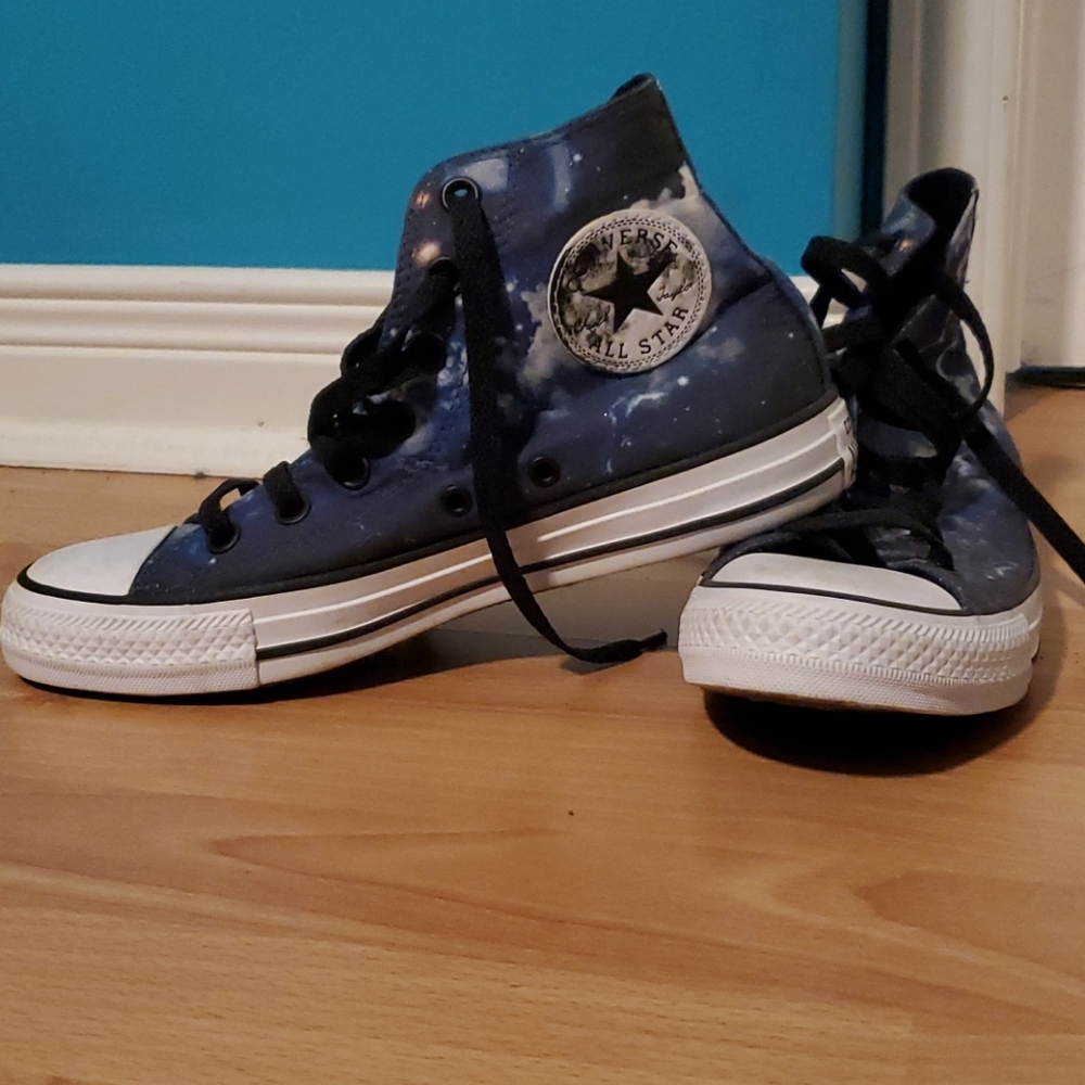 Converse Hightop Size 7 Night sky